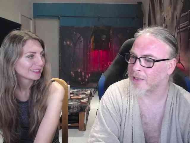 GiselleandJay webcam