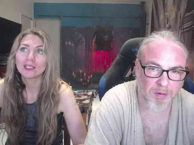 GiselleandJay webcam