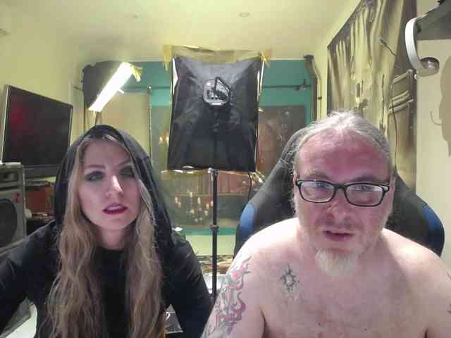 GiselleandJay webcam