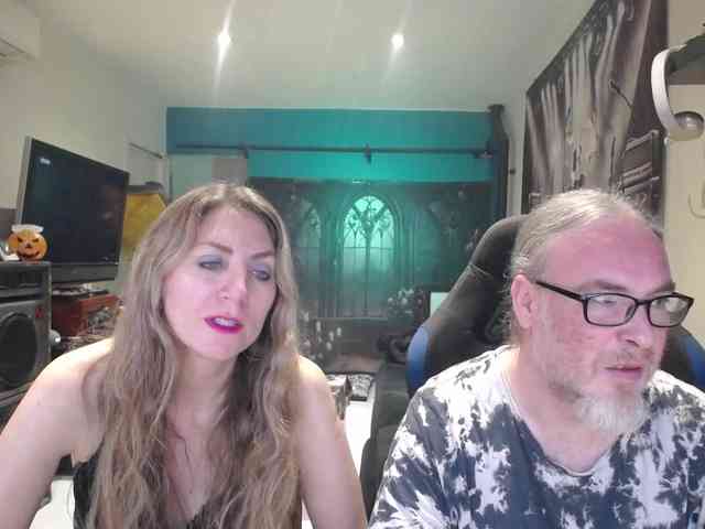 GiselleandJay webcam