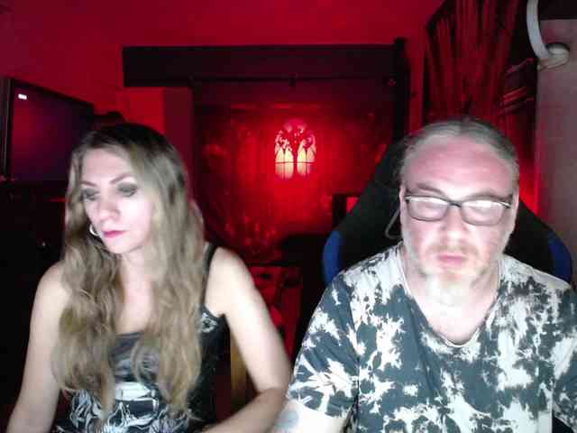 GiselleandJay webcam