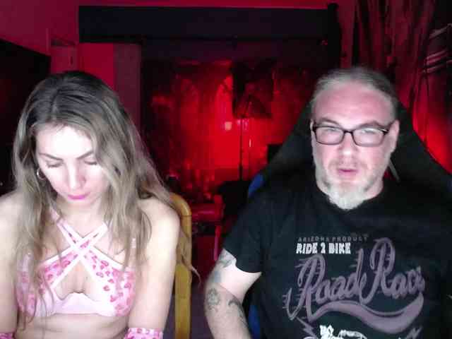 GiselleandJay webcam