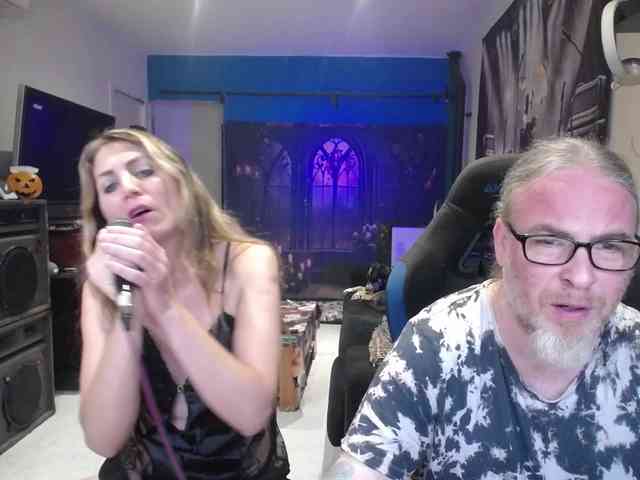 GiselleandJay webcam