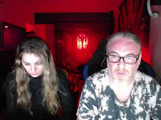 GiselleandJay webcam