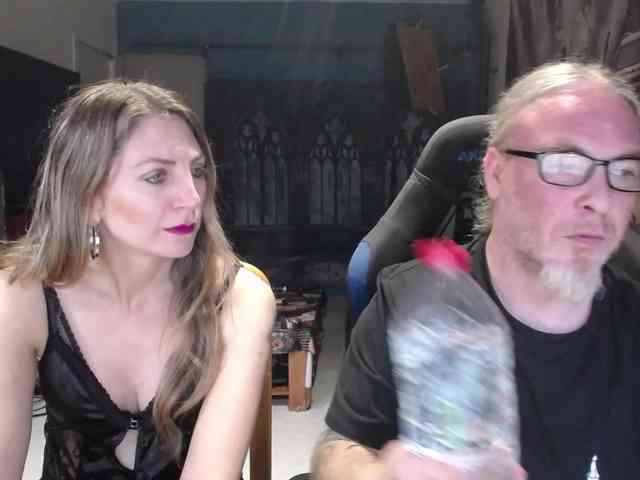 GiselleandJay webcam