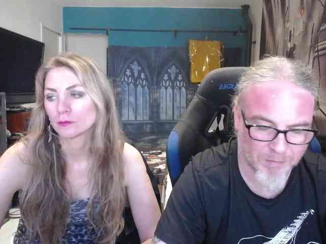 GiselleandJay webcam