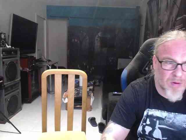 GiselleandJay webcam