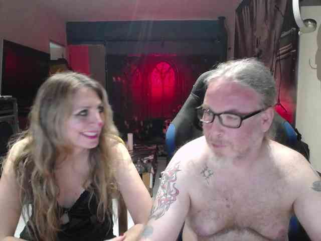 GiselleandJay webcam
