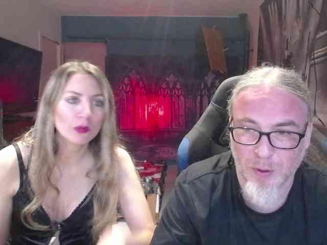 GiselleandJay webcam