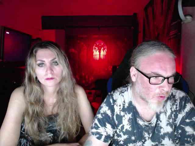 GiselleandJay webcam