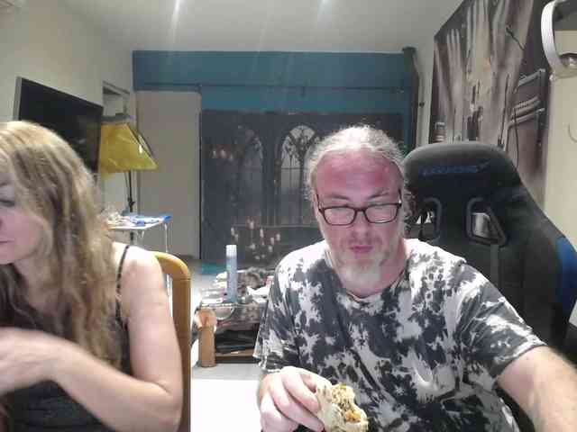 GiselleandJay webcam