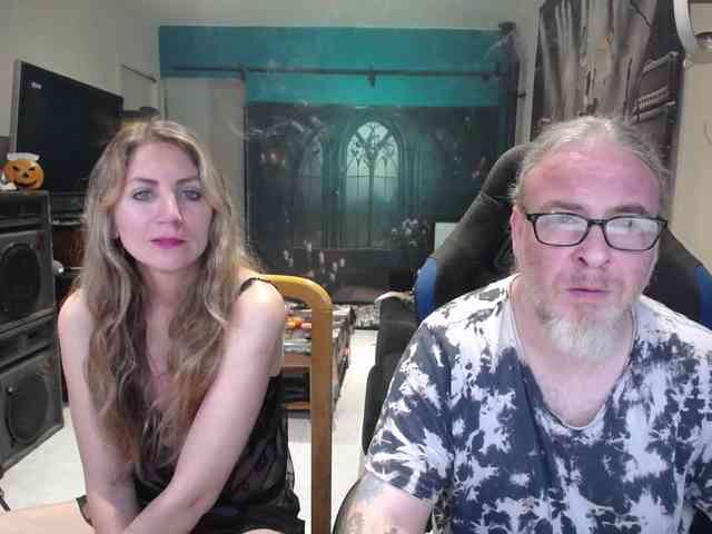 GiselleandJay webcam