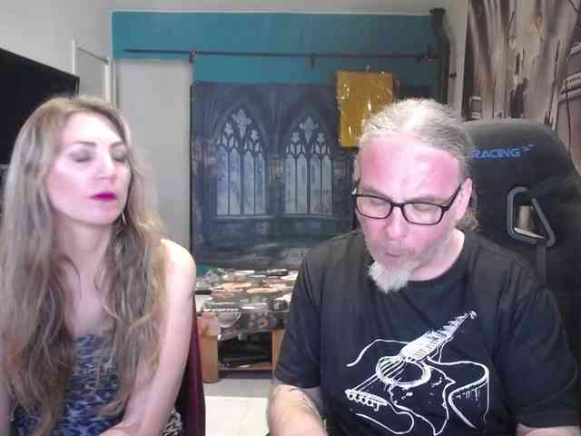 GiselleandJay webcam