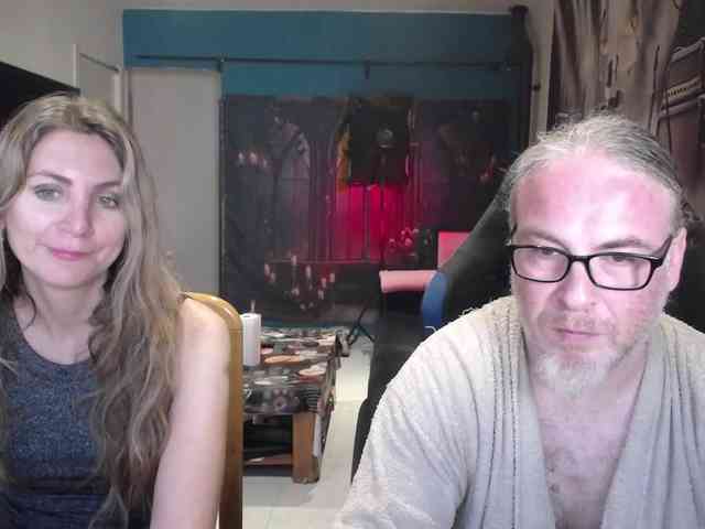 GiselleandJay webcam