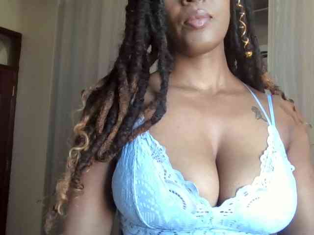 Saharangoddess webcam