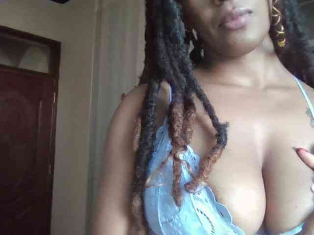 Saharangoddess webcam