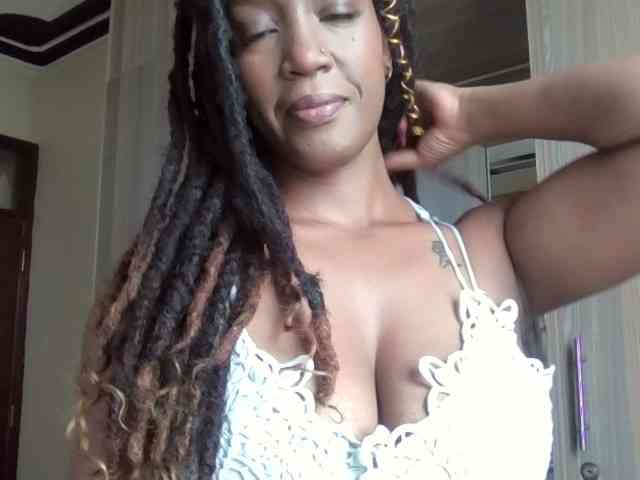 Saharangoddess webcam