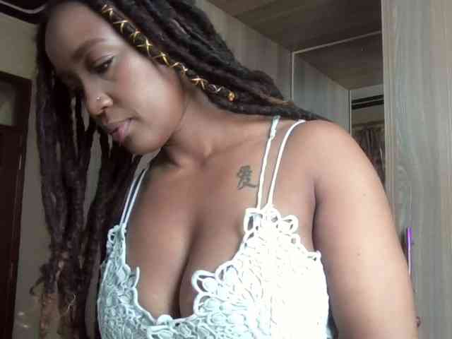 Saharangoddess webcam