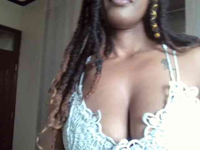Saharangoddess webcam