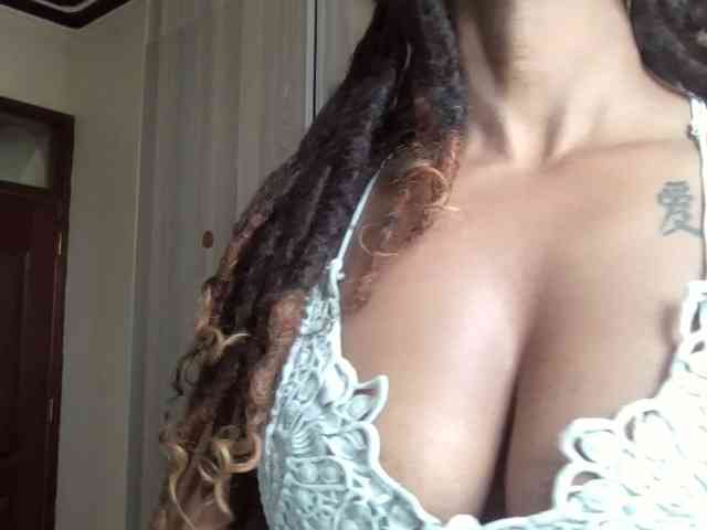 Saharangoddess webcam