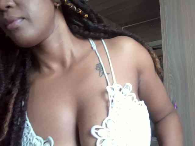 Saharangoddess webcam
