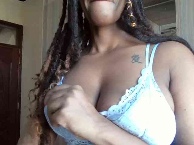 Saharangoddess webcam