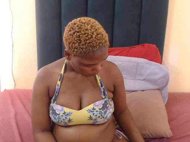 Fatassboodyxx webcam