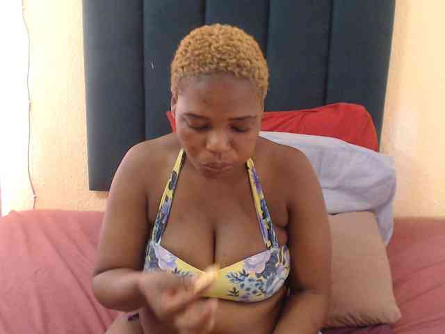 Fatassboodyxx webcam