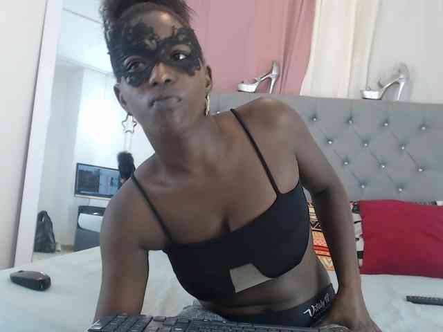 KarolLewys webcam