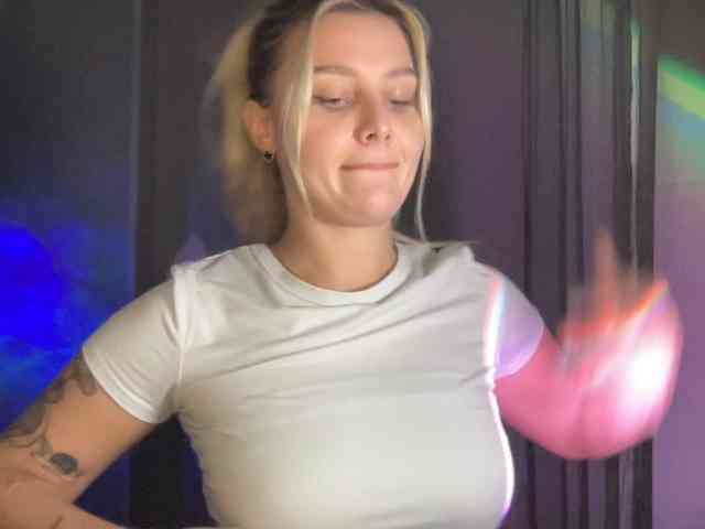 Alicemiumur webcam