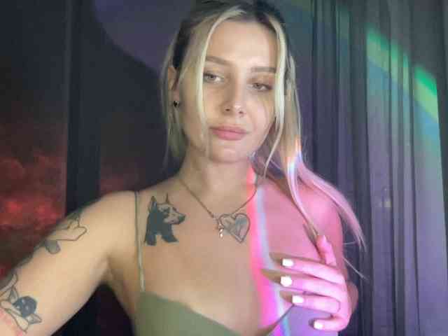 Alicemiumur webcam