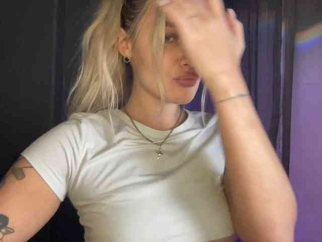 Alicemiumur webcam