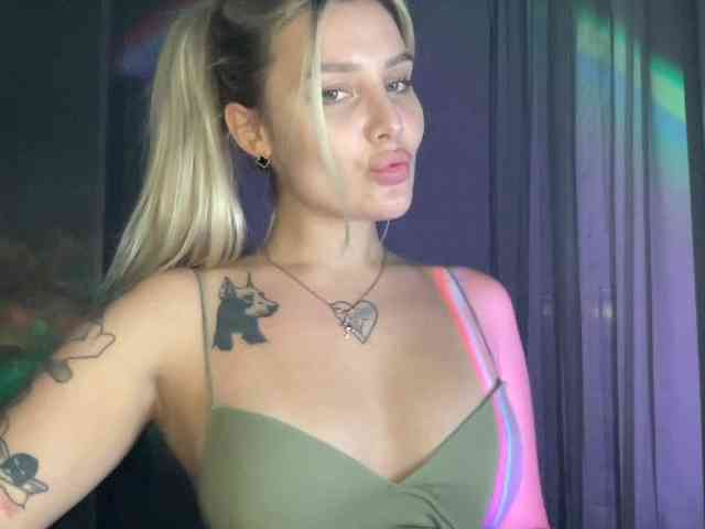 Alicemiumur webcam