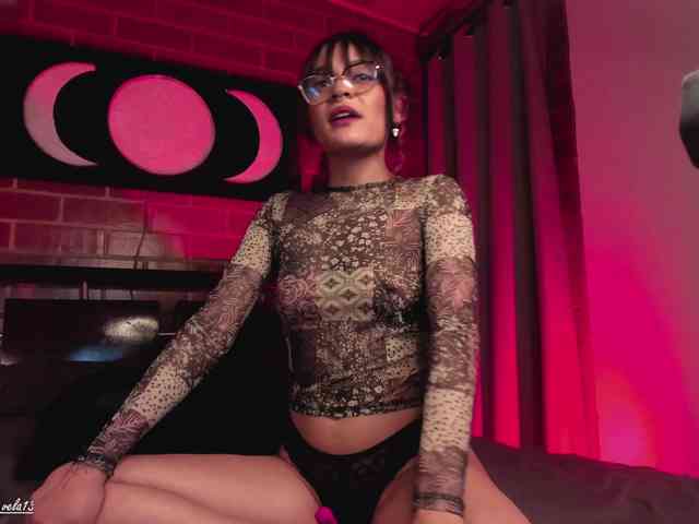 CurlyScarlett13 webcam