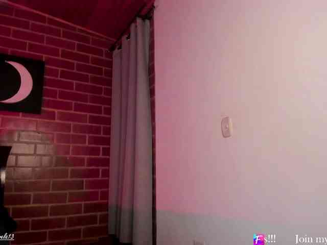 CurlyScarlett13 webcam