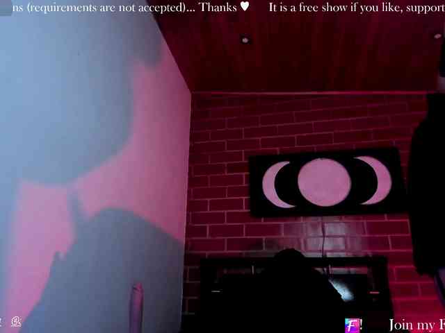 CurlyScarlett13 webcam