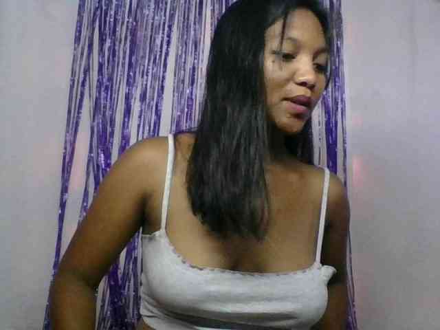 MariahRK webcam