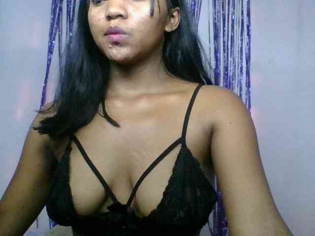 MariahRK webcam