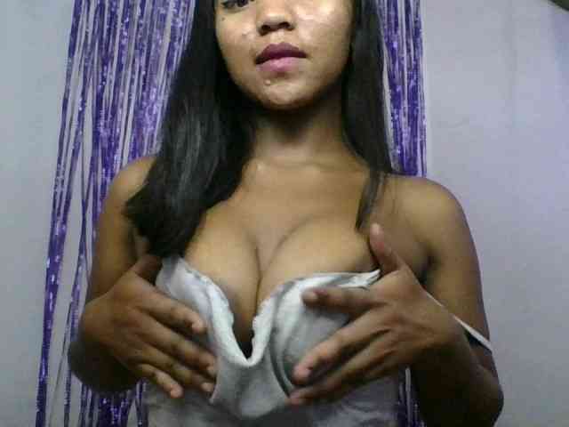 MariahRK webcam