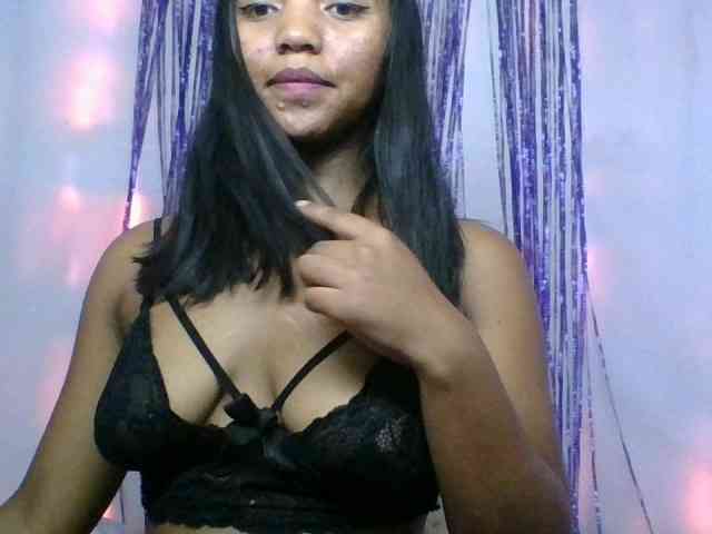 MariahRK webcam
