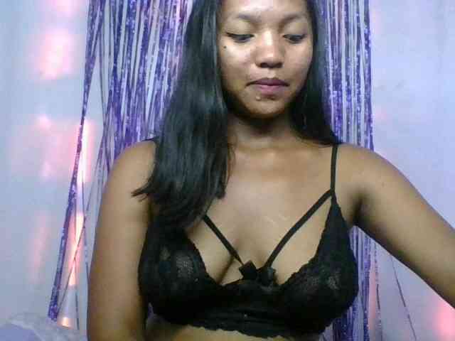 MariahRK webcam