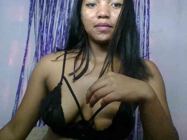 MariahRK webcam