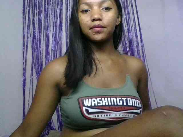 MariahRK webcam