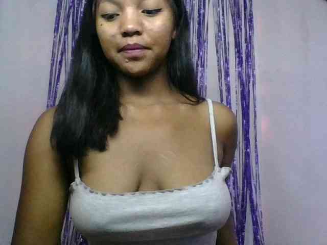 MariahRK webcam
