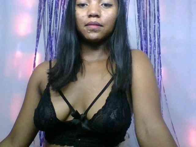 MariahRK webcam