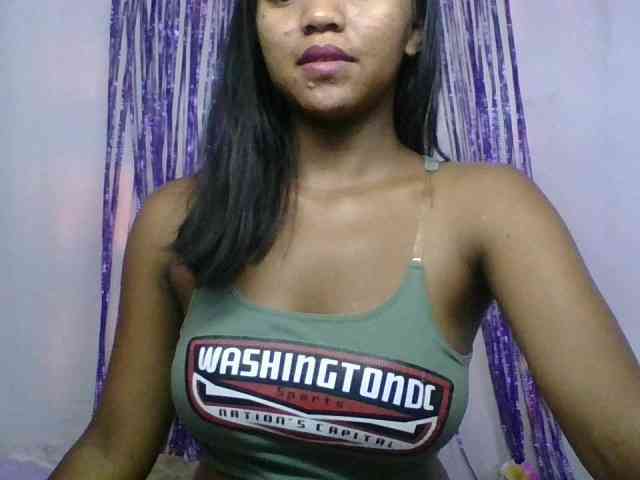 MariahRK webcam