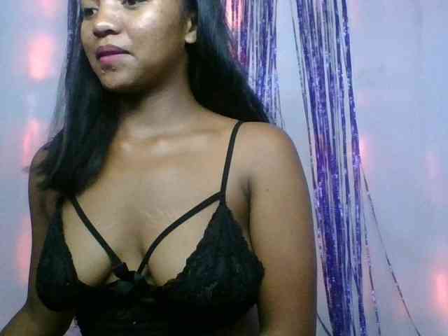 MariahRK webcam