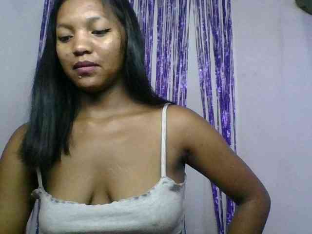 MariahRK webcam