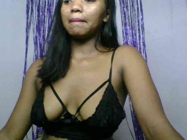 MariahRK webcam