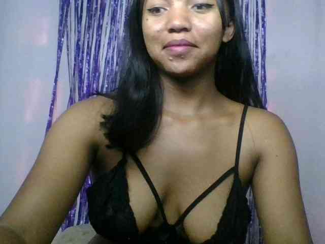 MariahRK webcam